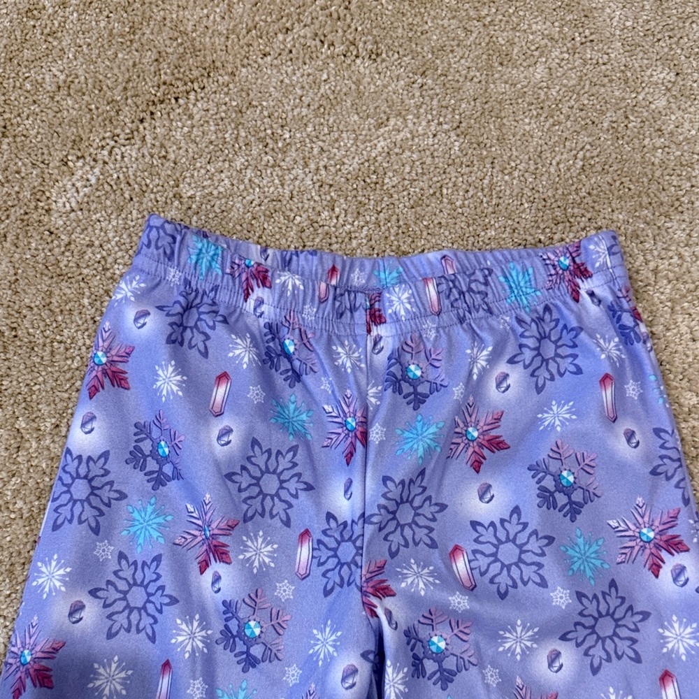 Frozen Kids Pajamas set. Purple. Hardly wore. Size 6. Collar with design. - Picture 9 of 15